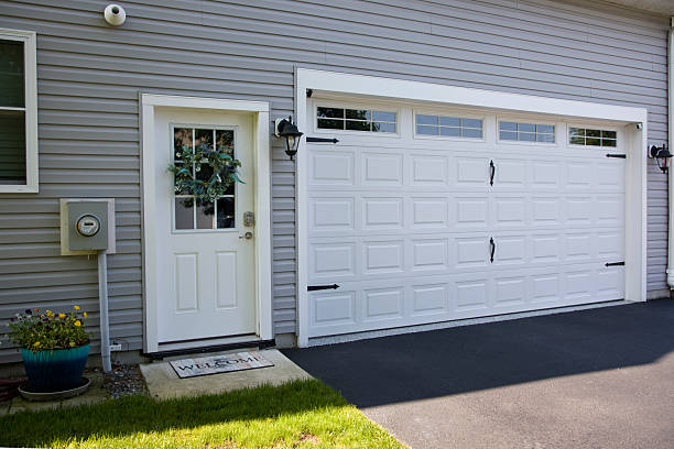 24/7 Emergency Garage Door Panel Replacement experts in Hood River, OR